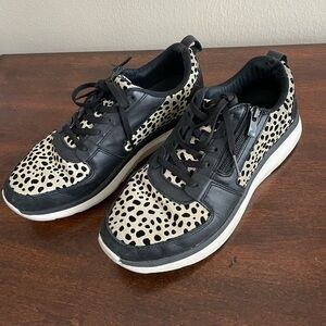 Vionic Athena Statement Sneakers Sz 8